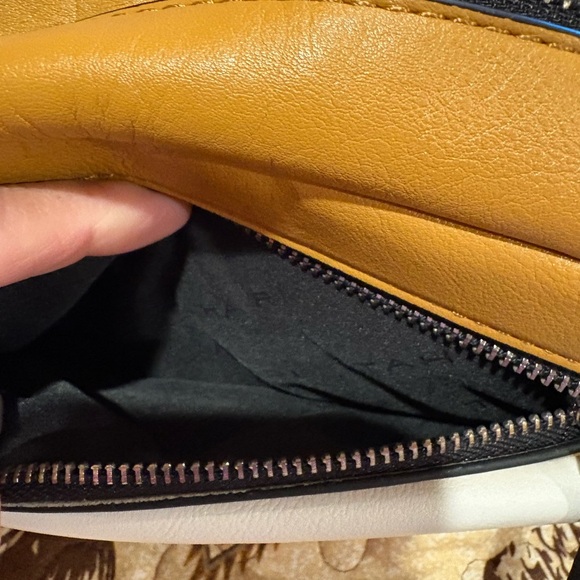 Tahari Tan and White Camera Bag - Picture 6 of 13